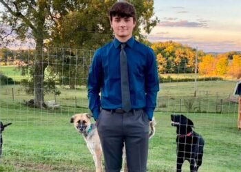 Garoto de 16 anos Resgata Cães de Abrigo que Explodiu em Chamas